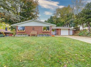 318 Shade Dr, Fairborn, OH 45324