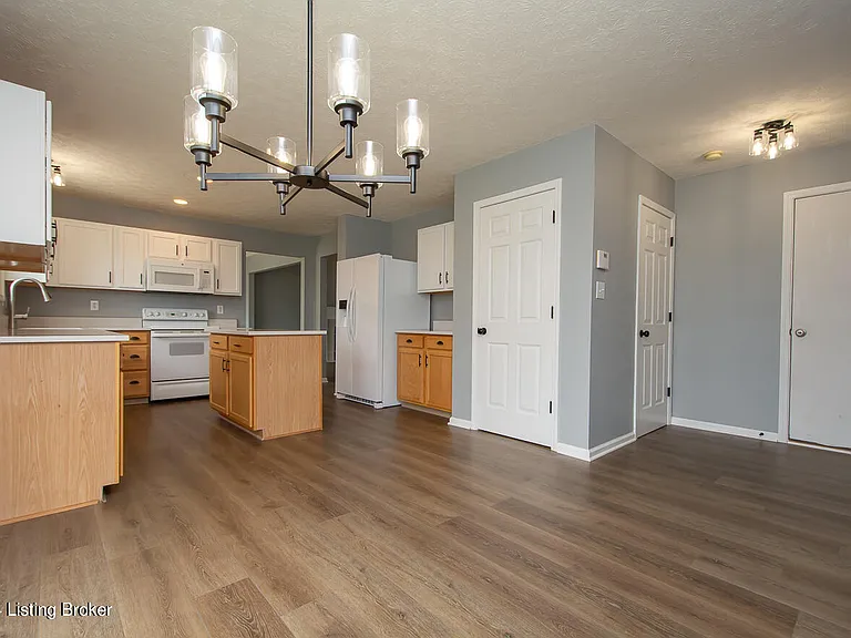 6702 Shallow Rock Dr — Photo 21