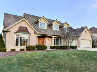 3940 White Eagle Dr, Naperville, IL