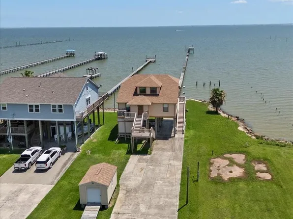 5212 Bayside Dr, Beach City, TX 77523