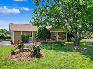 1682 Brookview Dr, Dandridge, TN 37725