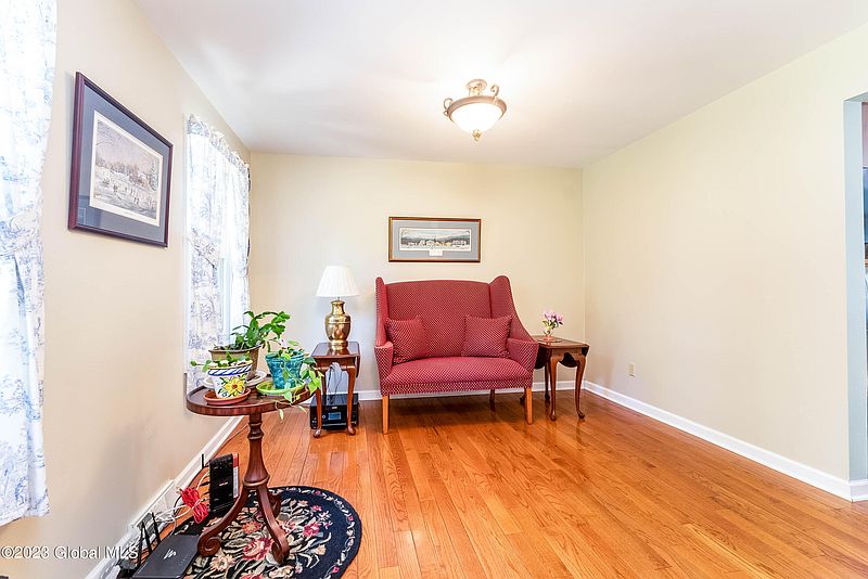 5th image of 44 Vandenburg Lane