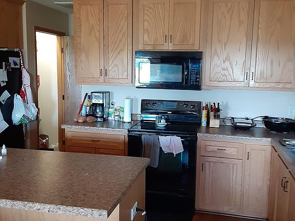 Kitchen with center island