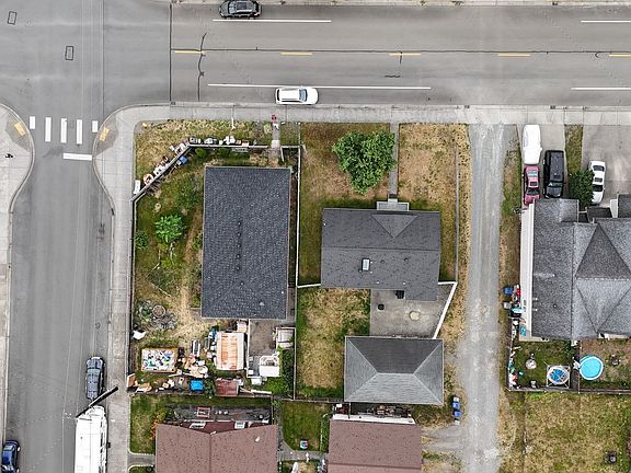 2nd image of 202 E Galena Street