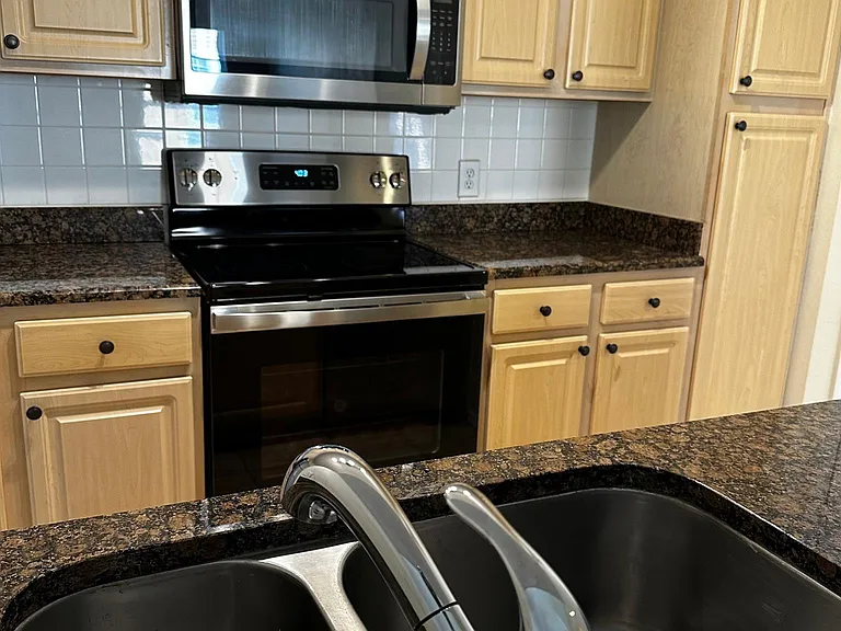 409 Summit Ridge Pl #305 — Photo 2