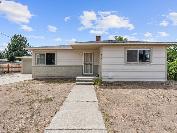 2nd image of 2945 6th St