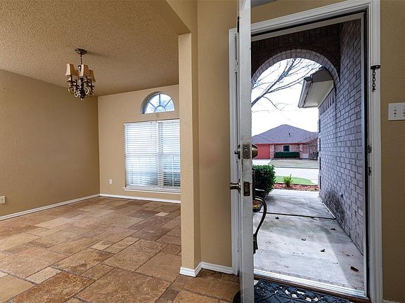 4th image of 3729 Periwinkle Dr