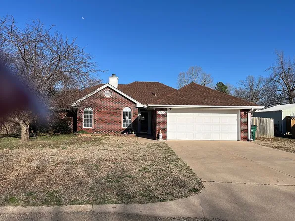 512 NE 5th St, Perkins, OK 74059