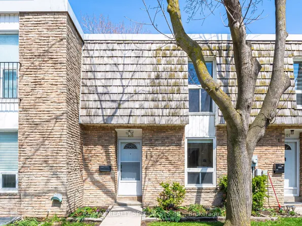 701 Burnhamthorpe Rd #106, Toronto, ON M9C 2Z6