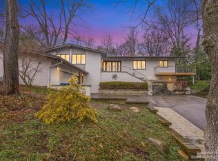 443 Huntington Pl, Ann Arbor, MI 48104