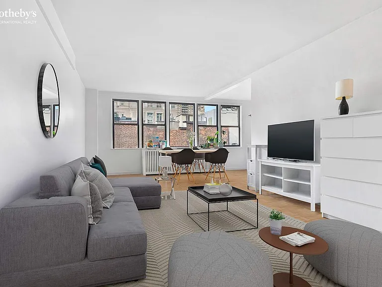 241 E 76th St #8B — Photo 3