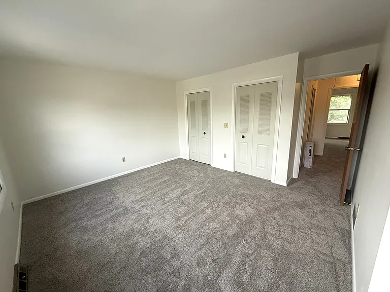 1118 Pheasant Dr N — Photo 5