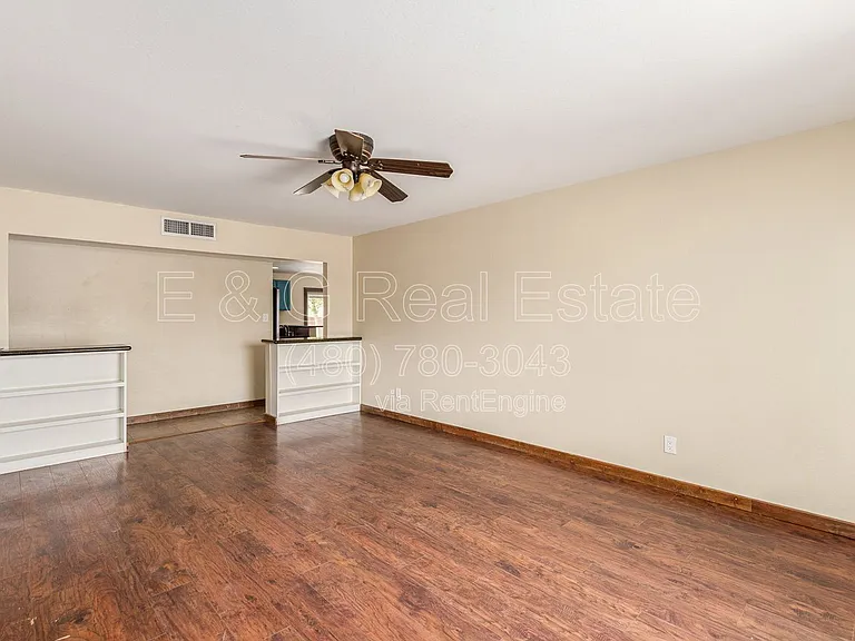 319 E Riviera Dr — Photo 6
