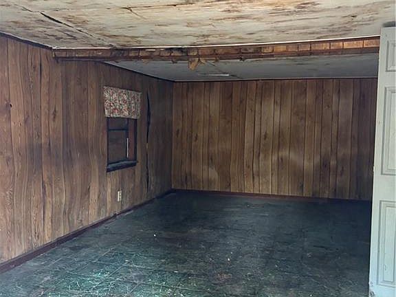 5th image of 3282 Jonesboro Rd SE