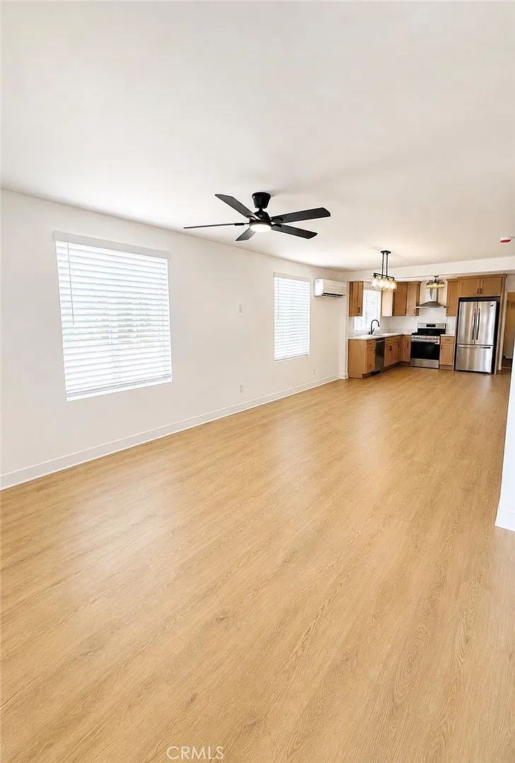3 bed, 1.5 bath, 1104 sqft, $3,400 — Photo 3