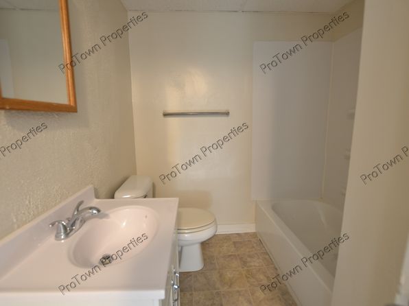 120 E North St #B-3