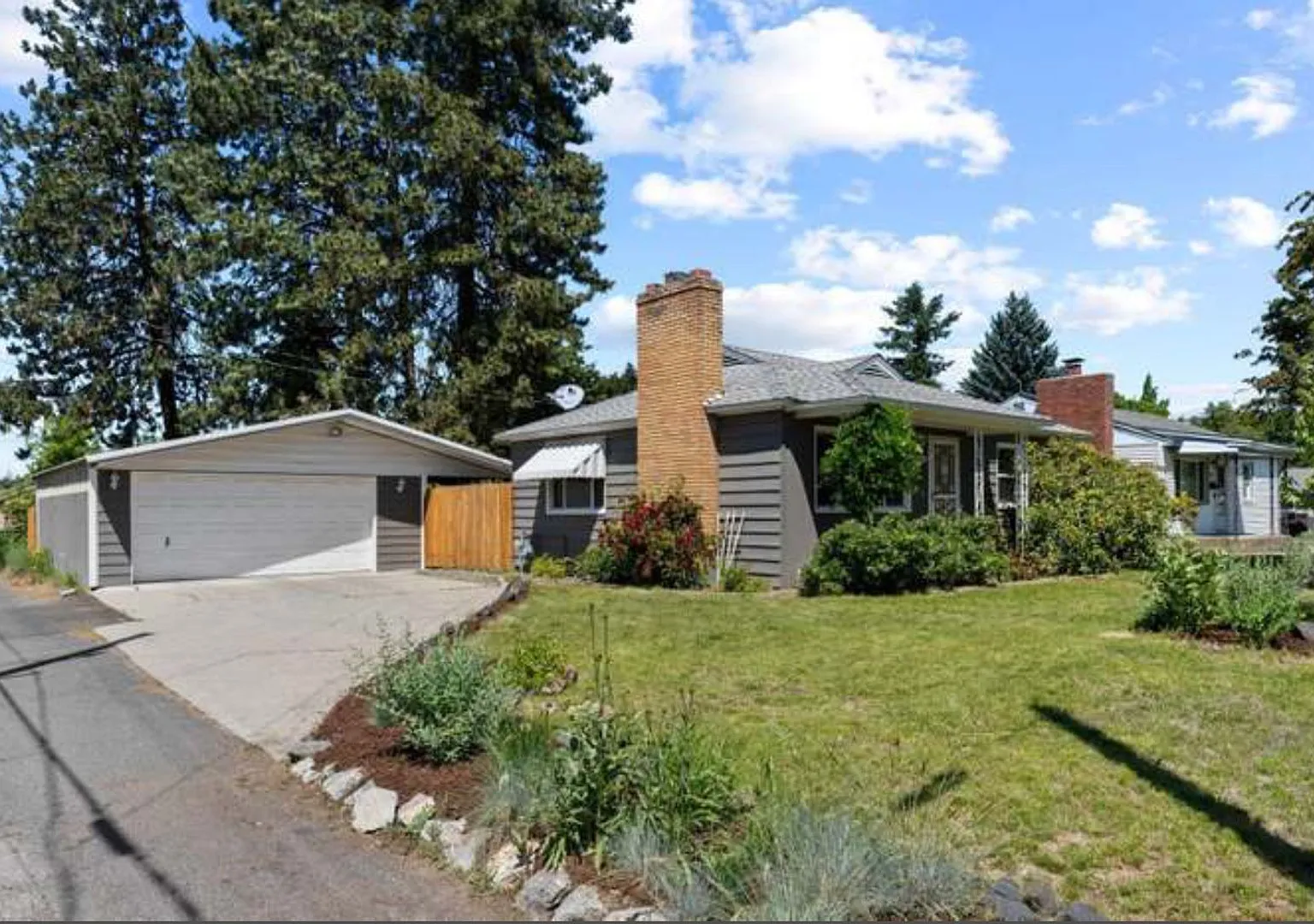 4 Bedroom 2 Bathroom Home for Rent — Photo 3