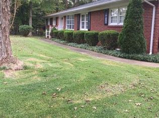 8611 Holiday Dr, Charlotte, NC 28215
