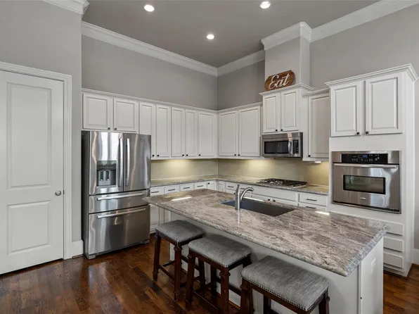9930 Woodwind Dr, Houston, TX 77025