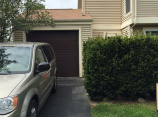 2068 Quail Ridge Dr, Columbus, OH 43229