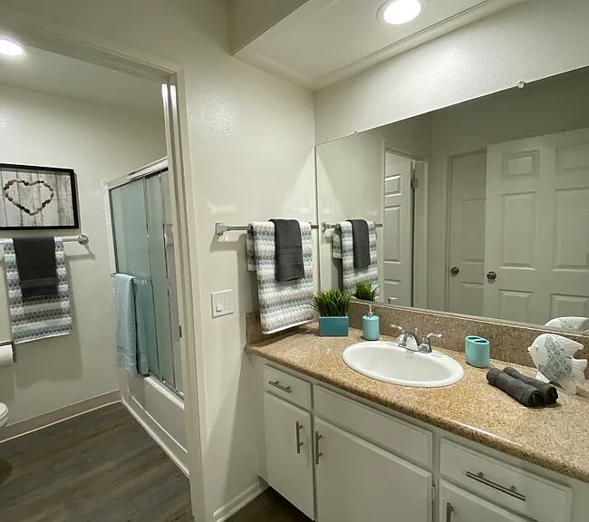Westwood Executive House — Photo 5