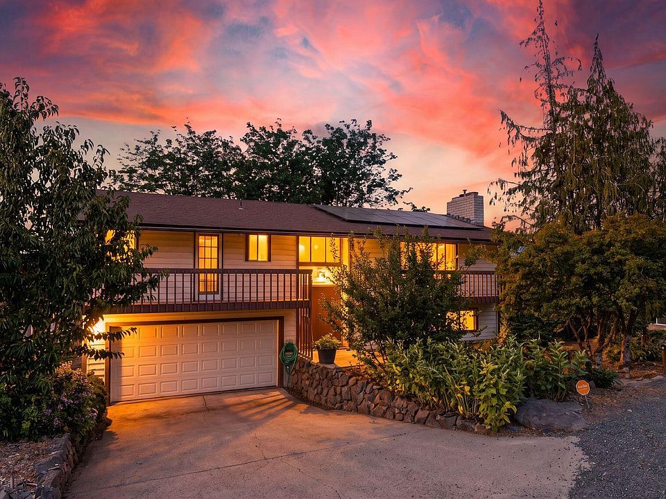 1st image of 914 Pecks Canyon Rd