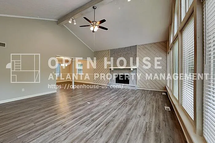 2426 Emberwood Dr NW — Photo 3