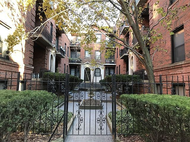 1st image of 4021 N Clarendon Ave APT 1W