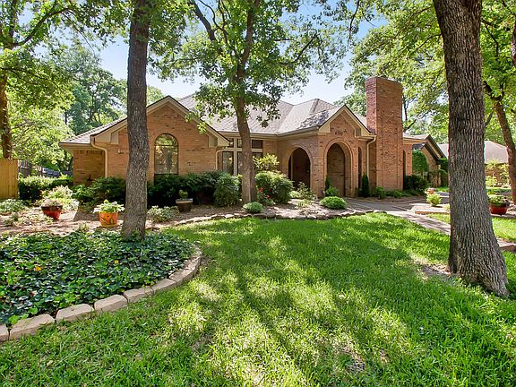 3rd image of 4507 Lake Park Dr