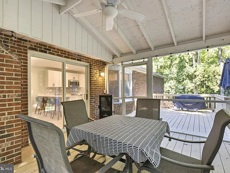 2641 Dogwood Ln — Photo 13