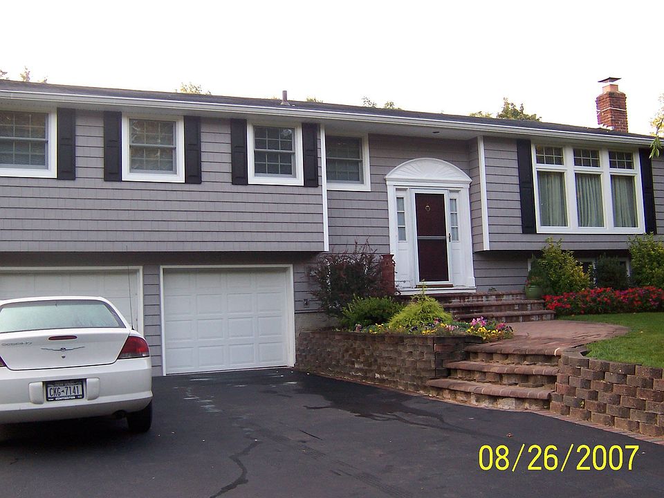 1st image of 34 Yeoman Dr