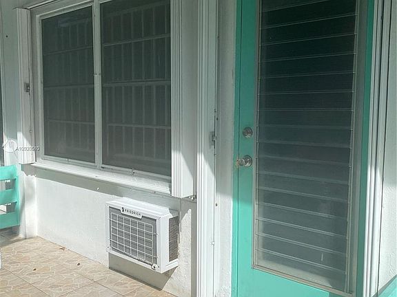 3rd image of 6494 Collins Ave APT 25