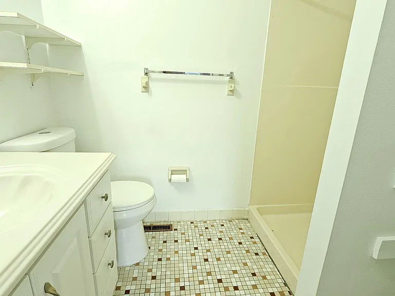 117 Hamlet Dr — Photo 12