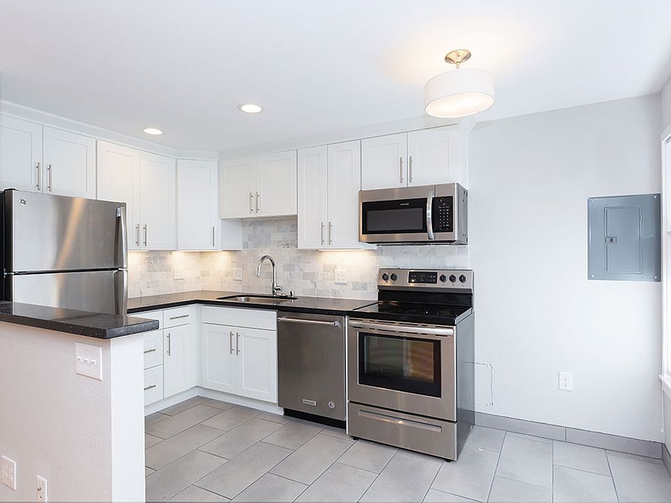 1st image of 1020 5th Ave N APT 12