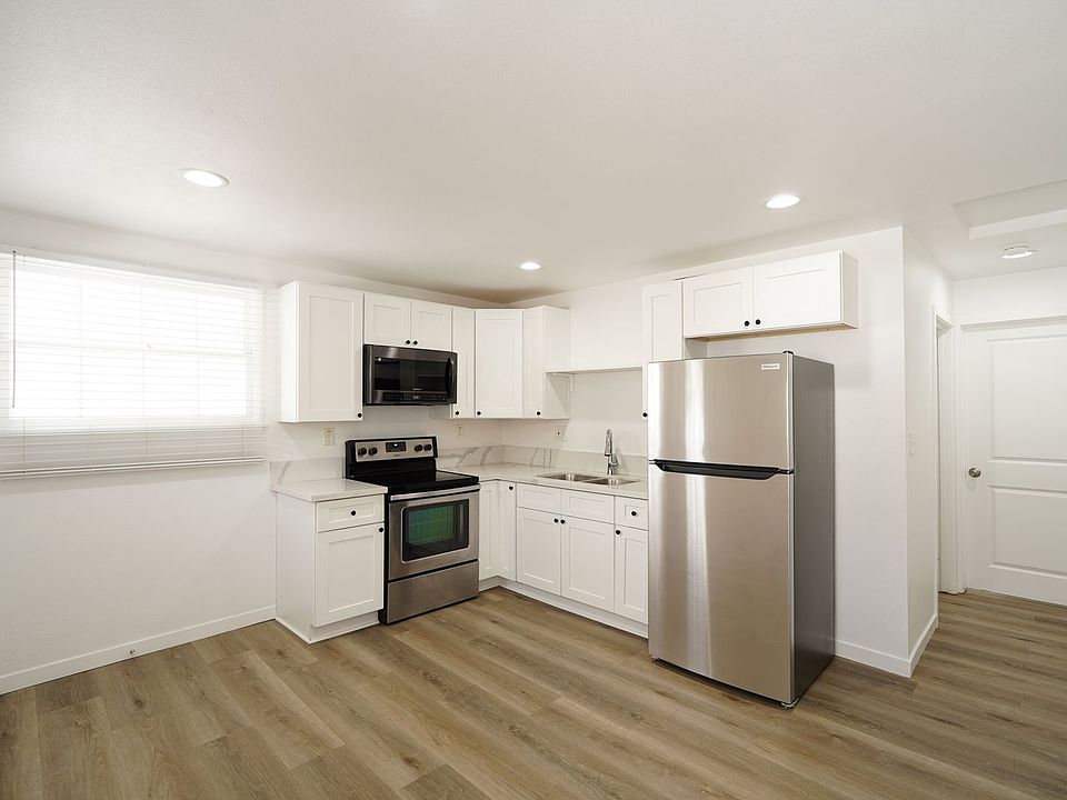 1st image of 4920 Granada Ave