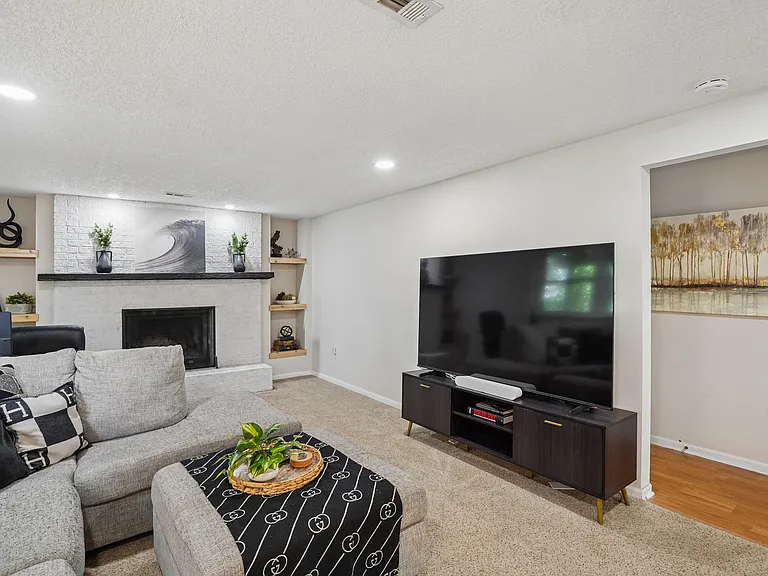 725 Heatherwood Dr — Photo 24