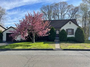 6 Ivy Ln, Danbury, CT 06811