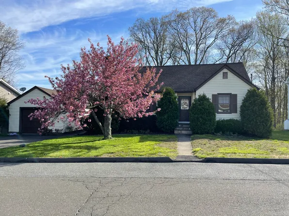 6 Ivy Lane, Danbury, CT 06811