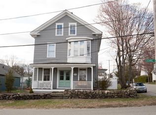 4 Searle Ave, Cranston, RI 02920