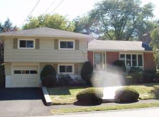 163 Woodbine Cir, Needham, MA 02494