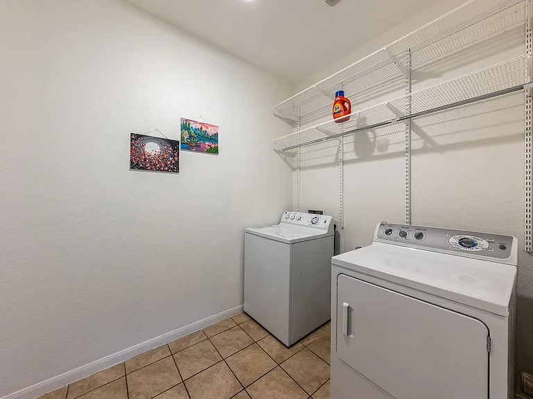 925 Woodduck Trl — Photo 35