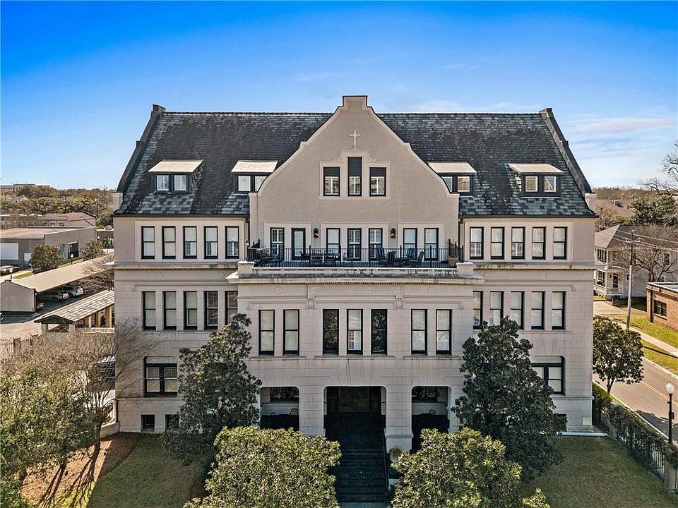1st image of 753 Saint Francis St APT 2001B