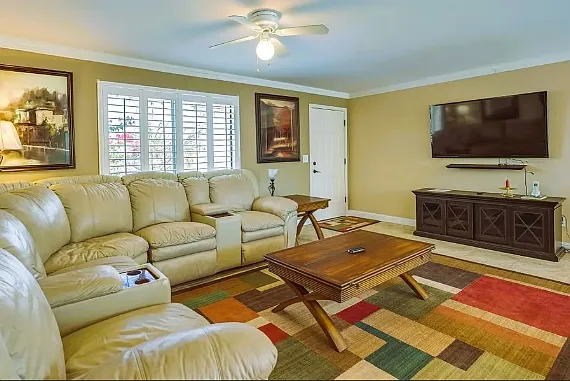 1310 Pueblo Dr — Photo 3