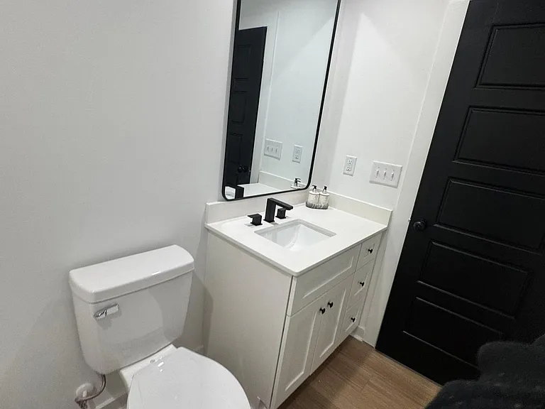 510 Crump St — Photo 11