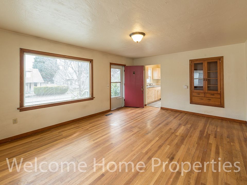 1st image of 537 Balm St