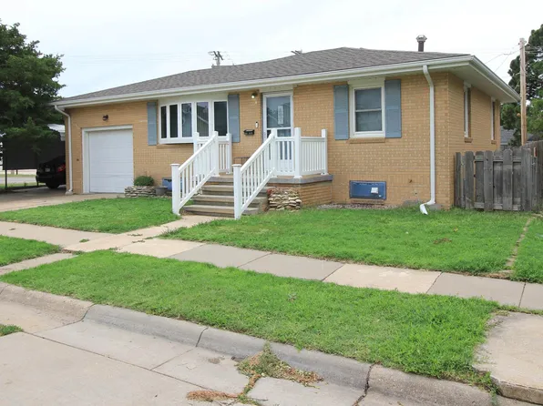 514 E 14th St, Hays, KS 67601