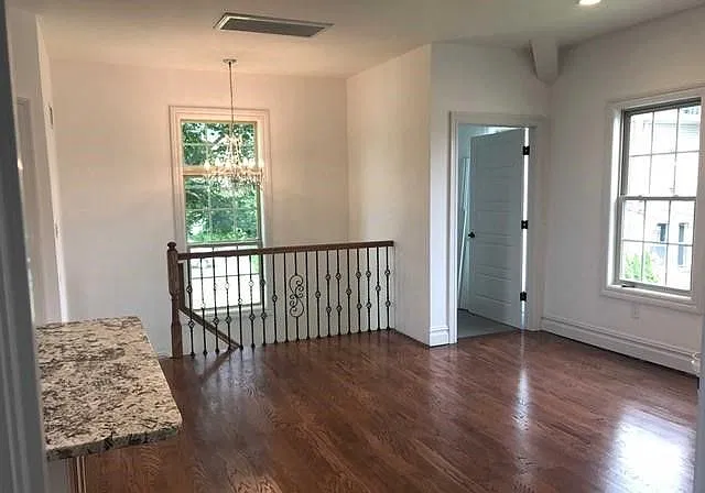 2 bed, 1.0 bath, 800 sqft, $2,300 — Photo 3