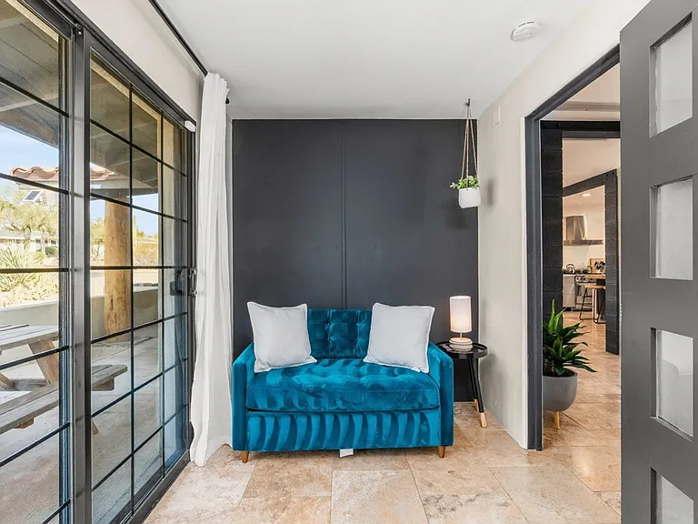 Building's Lounge