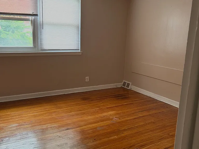 151 W Penn St — Photo 12