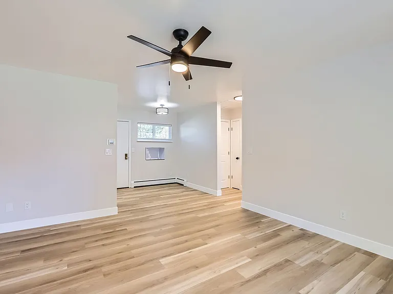 Modern 2-Bedroom Apartment | Garage Optional | Central Loveland — Photo 8